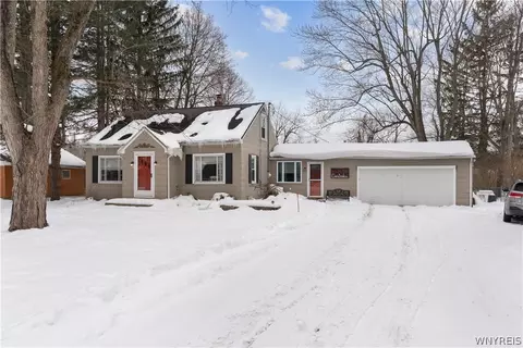 4520 W Overlook Dr, Buffalo, NY 14221