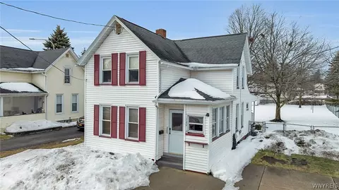 120 Hutchins St, Batavia, NY 14020
