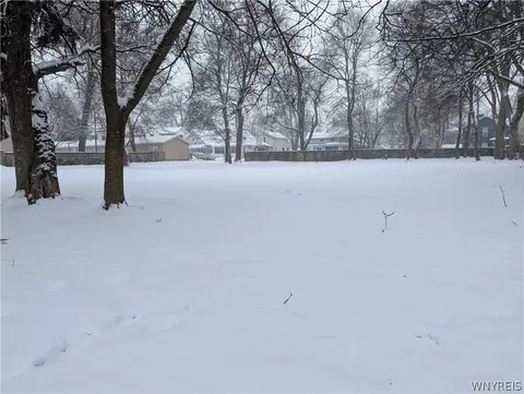 153 Pine St, Lockport City, NY 14094