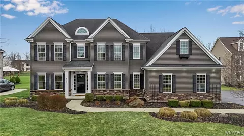 8991 Wicklow Mnr, Clarence Center, NY 14032