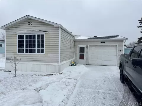 20 Golden Pond, Newstead, NY 14001