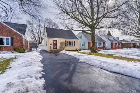 135 Fayette Ave, Tonawanda, NY 14223