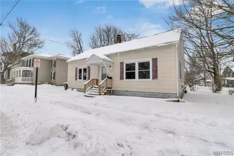 44 Center St, Pomfret, NY 14063