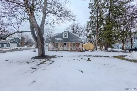 5924 Broadway St, Lancaster, NY 14086