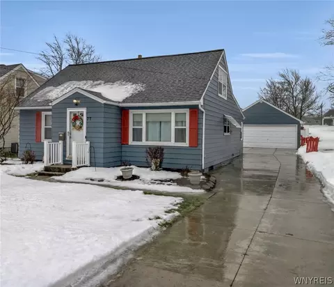 77 Norwood Dr, West Seneca, NY 14224
