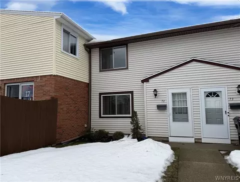 72 Parkview Ct, Lancaster, NY 14086