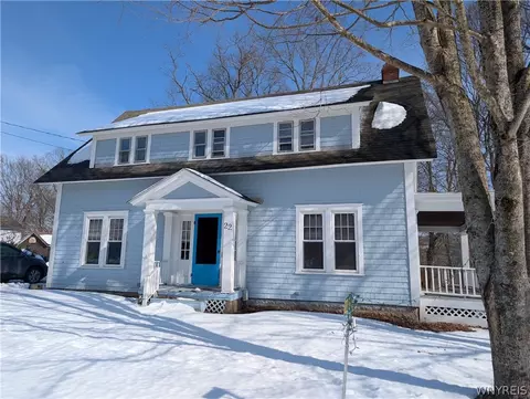 22 S Franklin St, New Albion, NY 14719