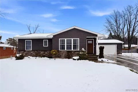 80 6th Ave, Lancaster, NY 14086