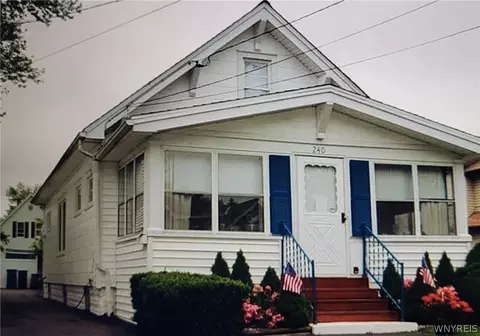 240 78th St, Niagara Falls, NY 14304