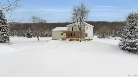 4282 Gun Barrel Rd, Delevan, NY 14042