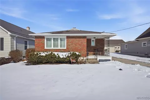 2540 Jerauld Ave, Niagara Falls, NY 14305