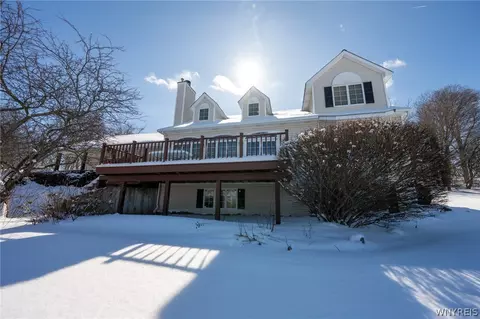 4550 Thrall Rd, Cambria, NY 14094