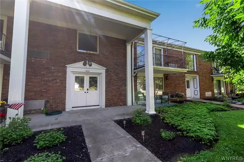 335 S Cayuga Rd #B, Amherst, NY 14221