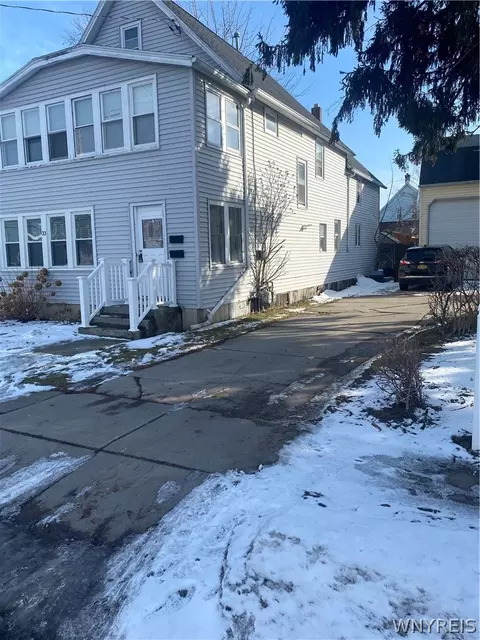 33 Keever Ave, Lackawanna, NY 14218