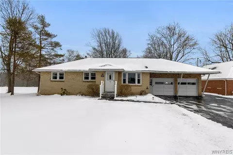 6870 Clinton St, Elma, NY 14059