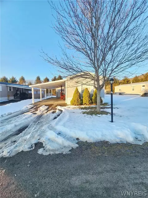 123 Green Valley Ests, Great Valley, NY 14741