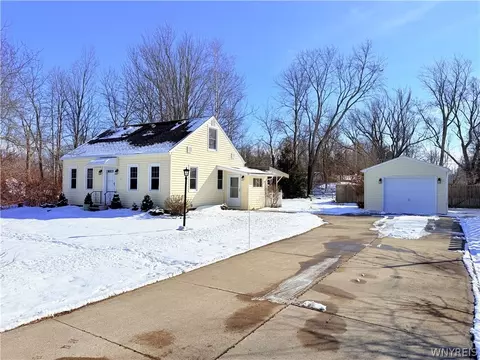 147 Argyle Ave, Evans, NY 14006