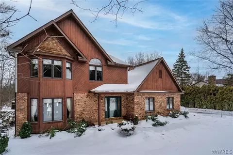 5194 S Freeman Rd, Orchard Park, NY 14127