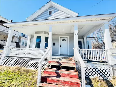 20 Charles St, Jamestown, NY 14701
