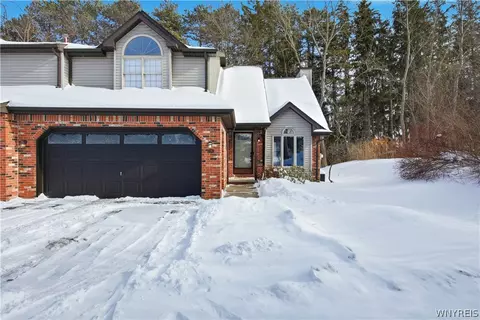 24 In The Woods Ln, West Seneca, NY 14224