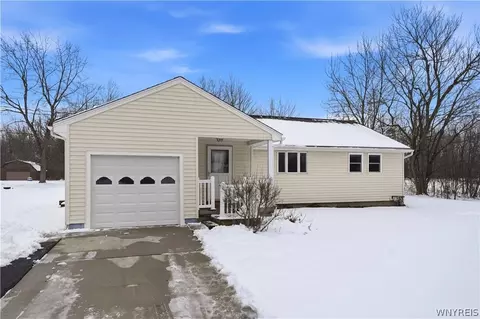 7453 Bear Ridge Rd, Pendleton, NY 14120
