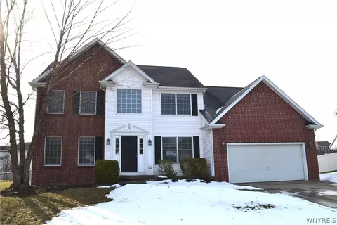 11 Taylor Ct, West Seneca, NY 14224