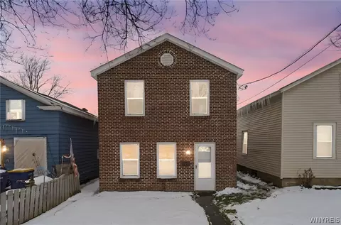 99 Olcott St, Lockport, NY 14094
