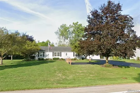 3728 Lockport Olcott Rd, Lockport, NY 14094