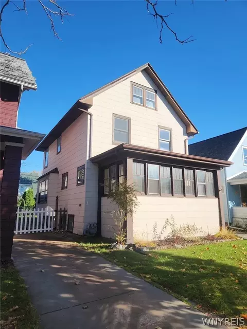 124 Parkwood Ave, Kenmore, NY 14217