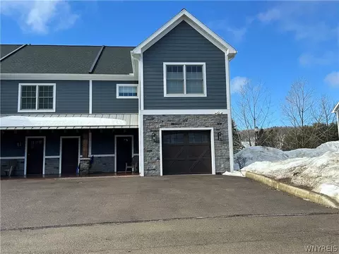 12 Glen Burn Trl, Ellicottville, NY 14731