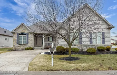 9 Hidden Creek Ct, Amherst, NY 14221