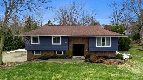 4862 Meadow Ln, Hamburg, NY 14075