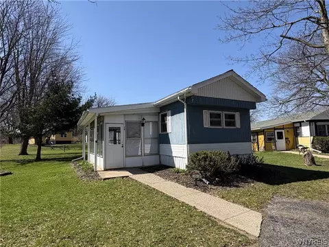 19 Lakewood Vlg, Shelby, NY 14103