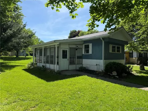 19 Lakewood Vlg, Shelby, NY 14103
