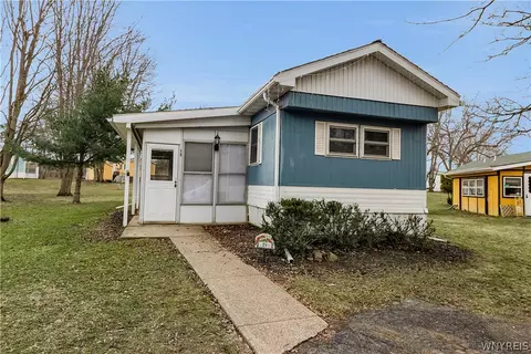 19 Lakewood Vlg, Shelby, NY 14103