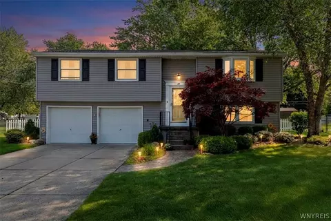 50 Vermont Pl, West Seneca, NY 14224