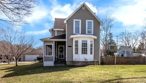 4775 Ransom Rd, Clarence, NY 14031