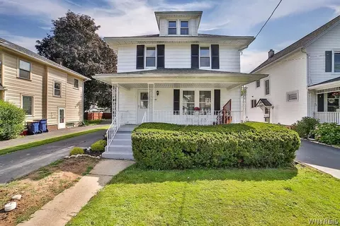 42 Beverly Ave, Lockport, NY 14094