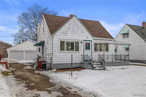 12 Leonard Post Dr, Buffalo, NY 14211