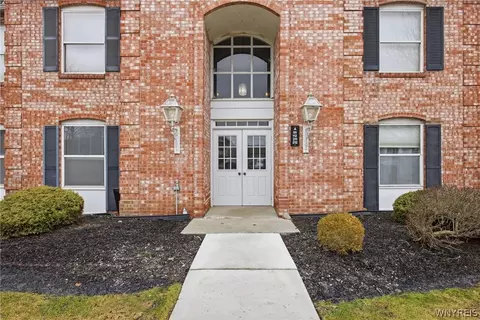 4545 Chestnut Ridge Rd #112A, Amherst, NY 14228