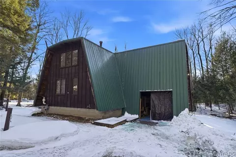 73 Tarn Trl, Glenwood, NY 14069