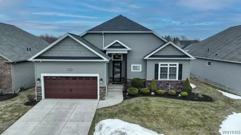 45 Nicole Ct, East Amherst, NY 14051