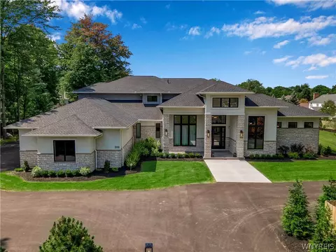 200 Paradise Rd, East Amherst, NY 14051