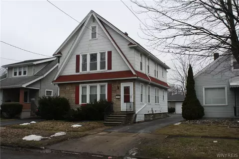 207 74th St, Niagara Falls, NY 14304