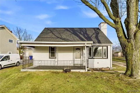 4727 N Bailey Ave, Amherst, NY 14226