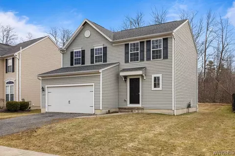 6083 Woodford Dr, Lake View, NY 14085