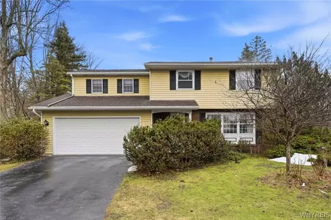 843 Robin Rd, Amherst, NY 14228