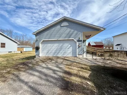 6969 Nash Rd, Wheatfield, NY 14120