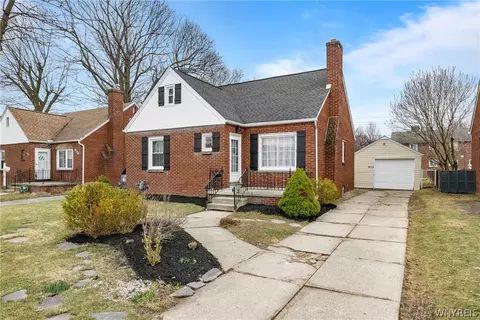 123 Columbia Pkwy, West Seneca, NY 14224