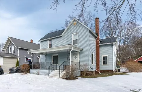 24 Huron St, Hamburg, NY 14075